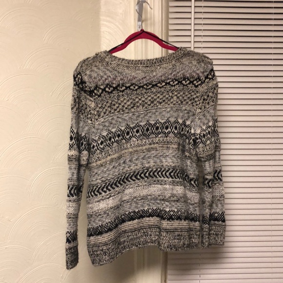 Black and white H&M sweater - Picture 5 of 5